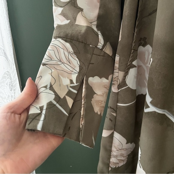 DEX Olive Floral Faux Wrap Dress size Small - Picture 4 of 5